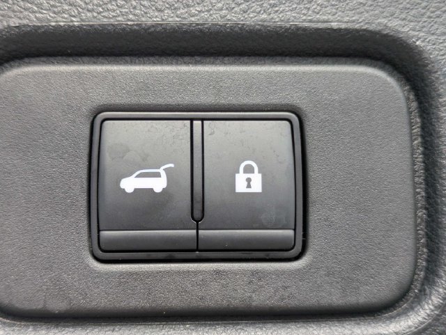 Used 2025 Gray Nissan Platinum image 14