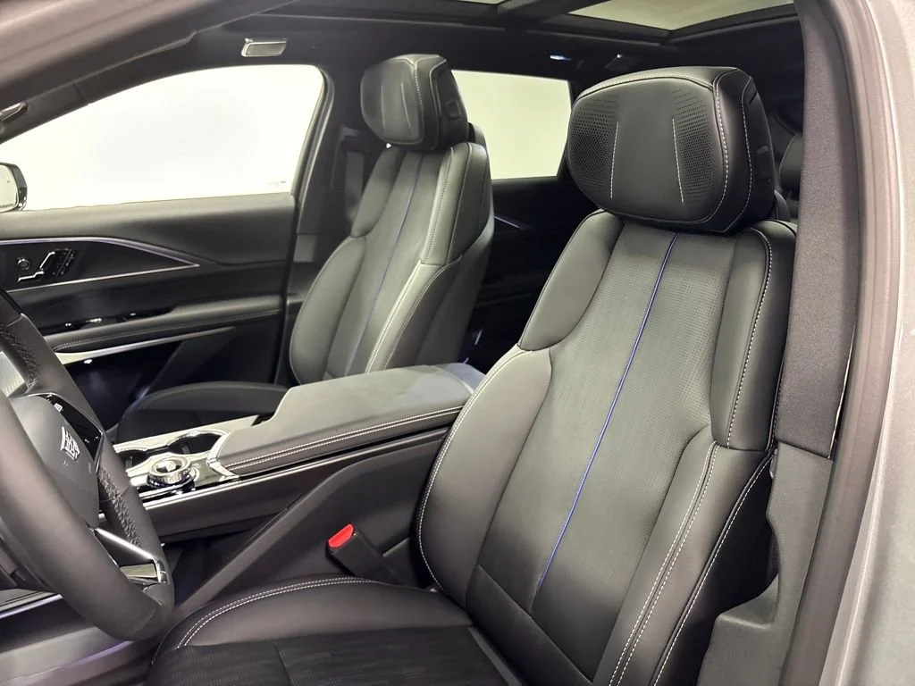 2026 Cadillac LYRIQ Premium Sport - Photo 25