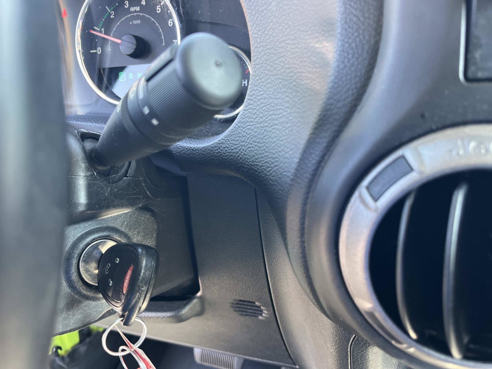 Used 2017 Hypergreen Clearcoat Jeep Sport image 23