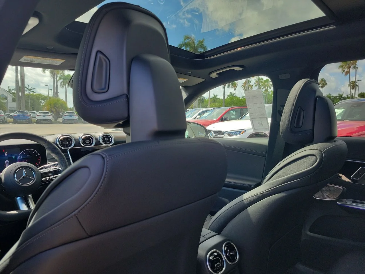 New 2026 Polar White Mercedes-Benz GLC 300 image 12