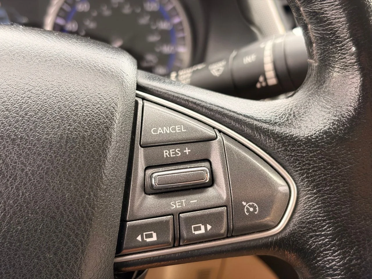 Used 2016 Majestic White INFINITI 3.0t Premium image 25