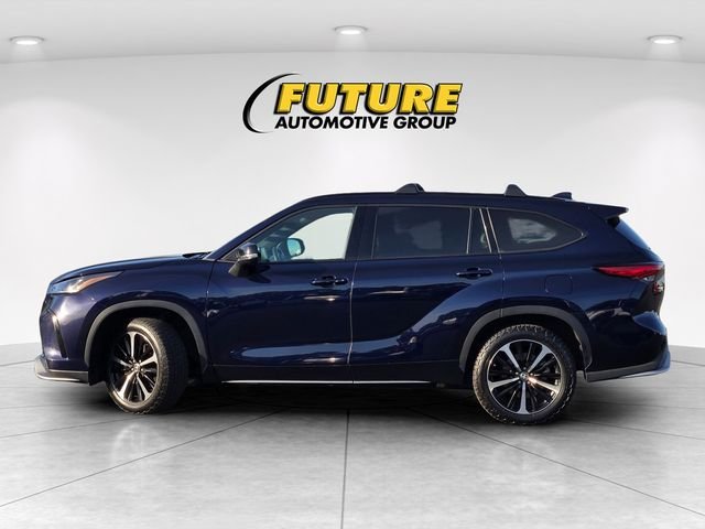 Used 2022  Toyota XSE image 7