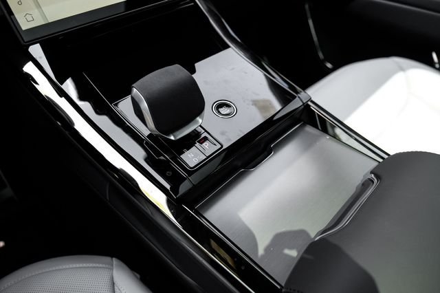 New 2026 White Land Rover Dynamic SE image 31