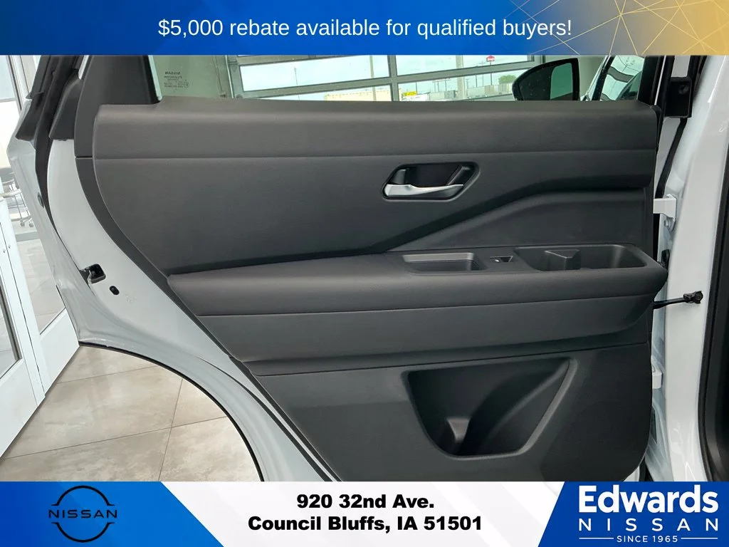 New 2026 Everest White Pearl TriCoat Nissan SL image 15