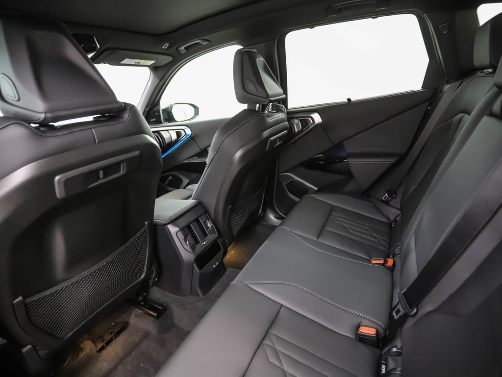 New 2026 Dark Graphite BMW M50 xDrive image 21