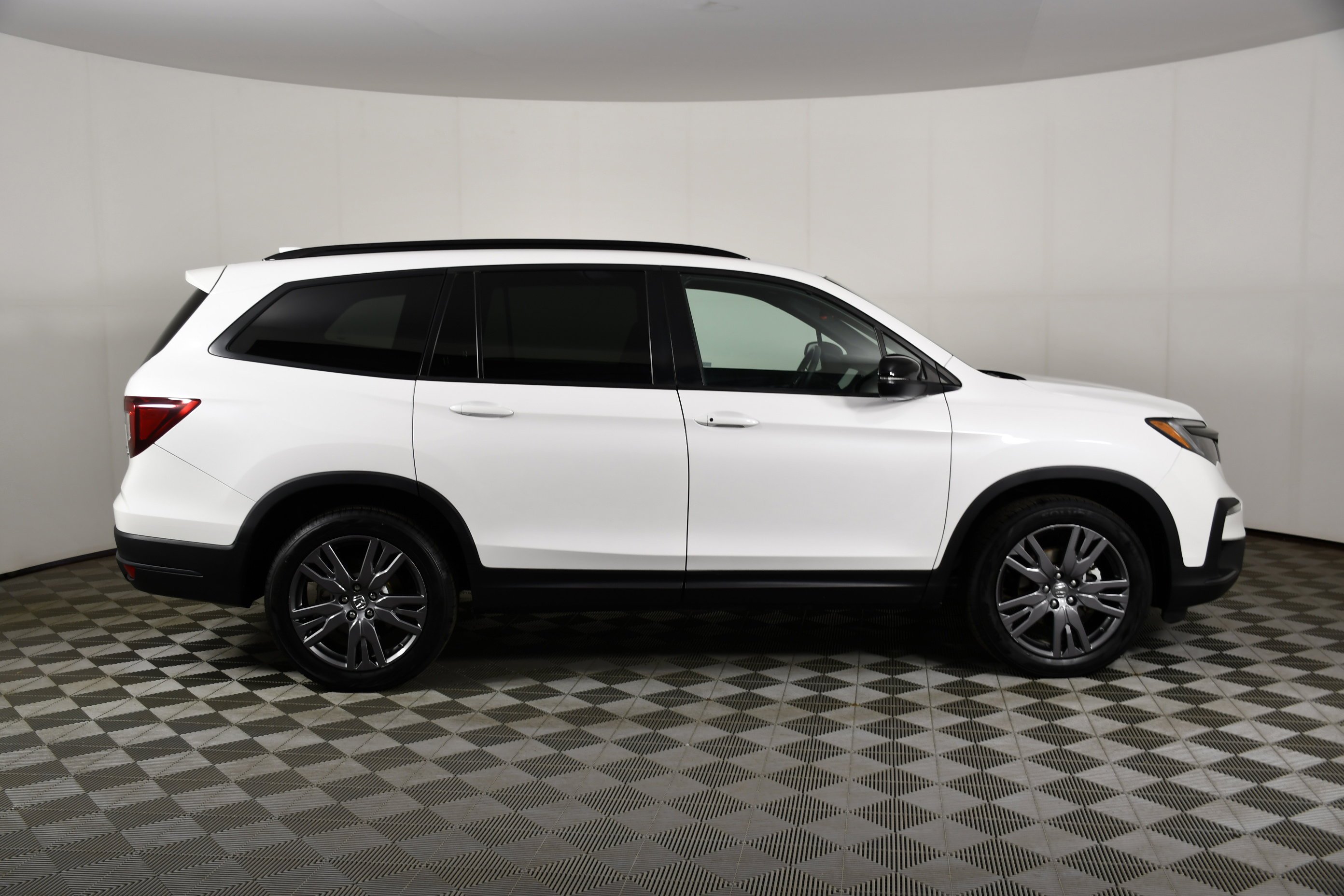 Certified Used 2022 Platinum White Pearl Honda Sport image 5