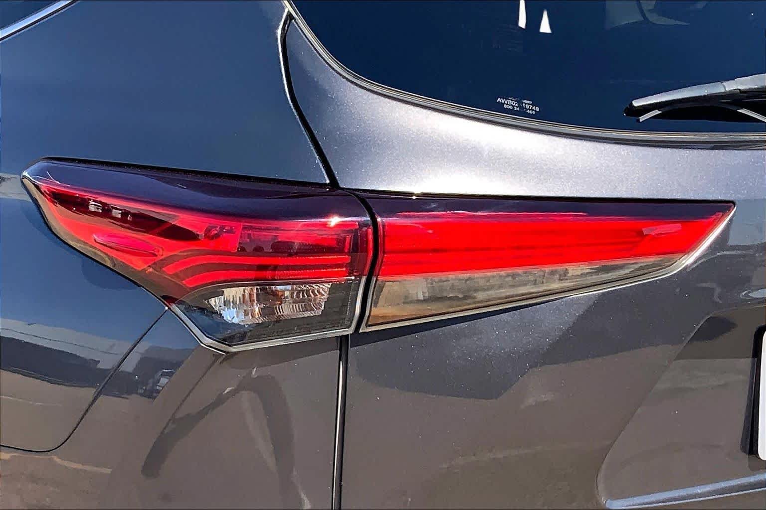 Used 2020 Magnetic Gray Metallic Toyota XLE image 29