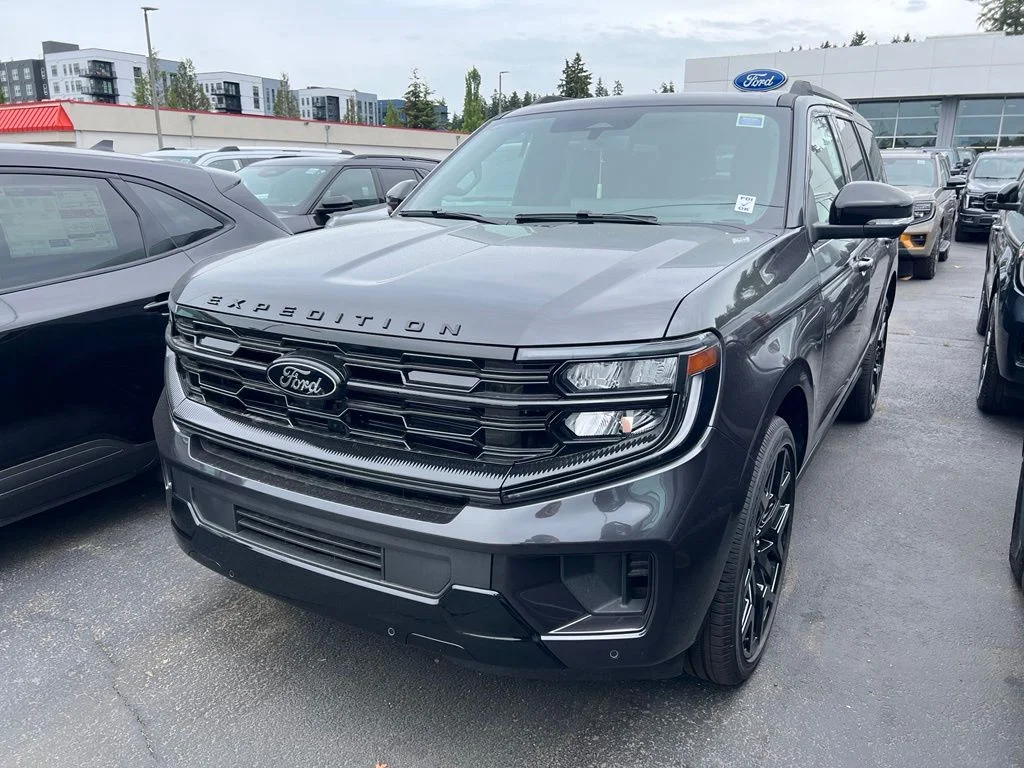 New 2026 Dark Matter Gray Metallic Ford Platinum® image 4