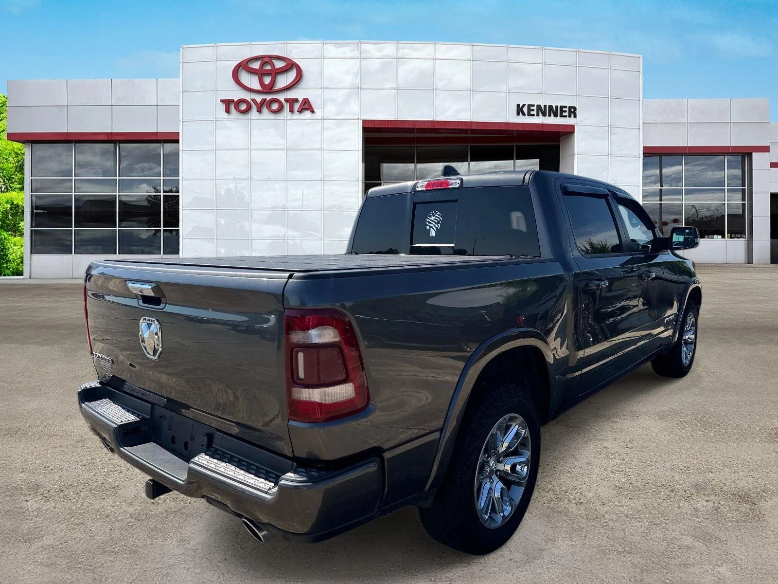 Used 2021 Granite Crystal Metallic Clearcoat Ram Laramie image 7