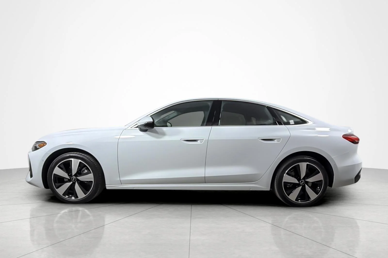 Used 2025 Glacier White Metallic Audi Premium Plus 2.0 TFSI quattro image 2