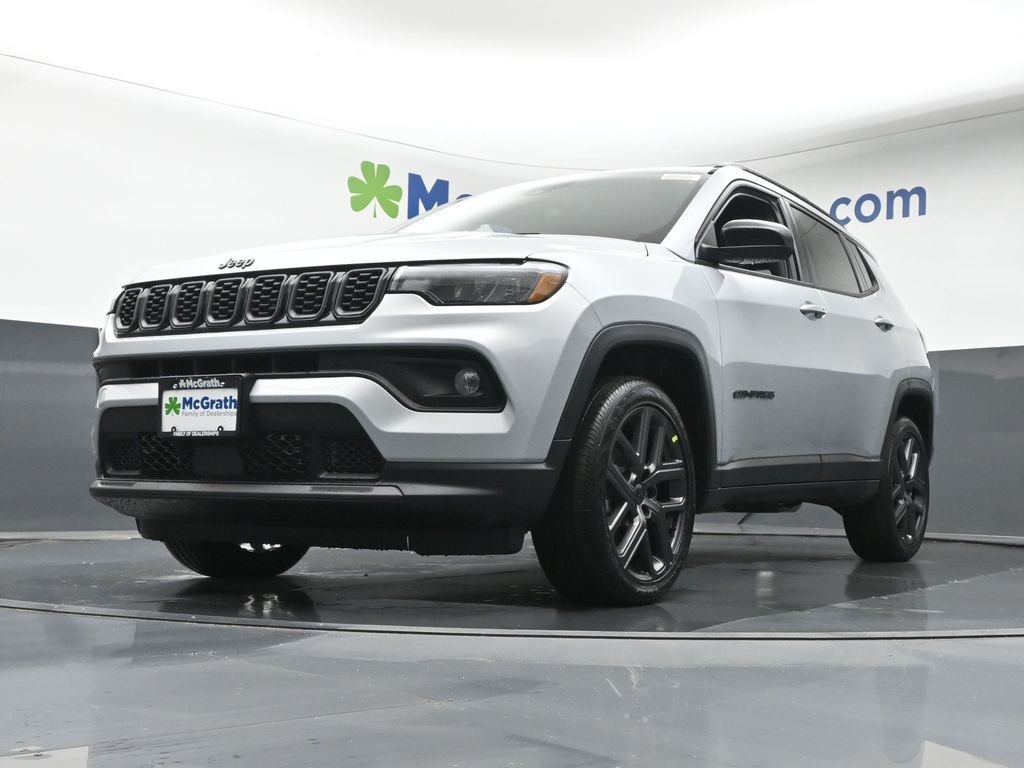 New 2026 Silver Zynith Metallic Clear-Coat Exterior Paint Jeep Latitude image 7