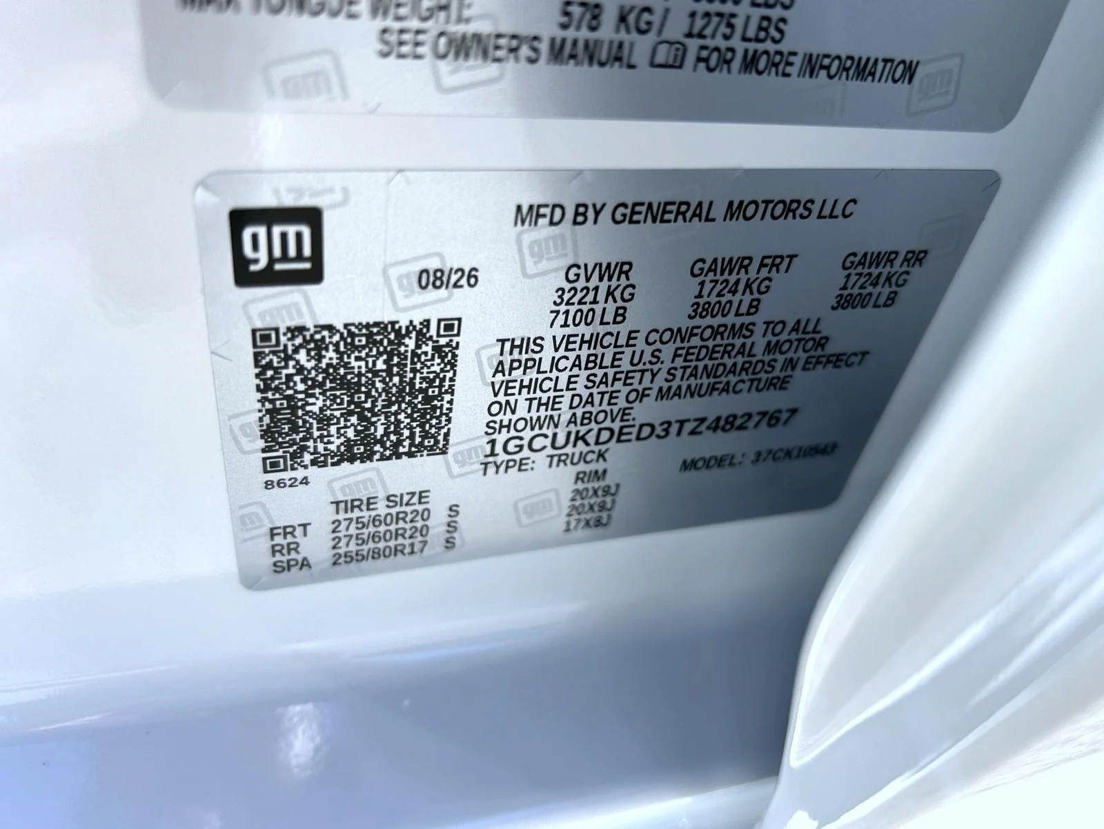 New 2026 Summit White Chevrolet LT image 24