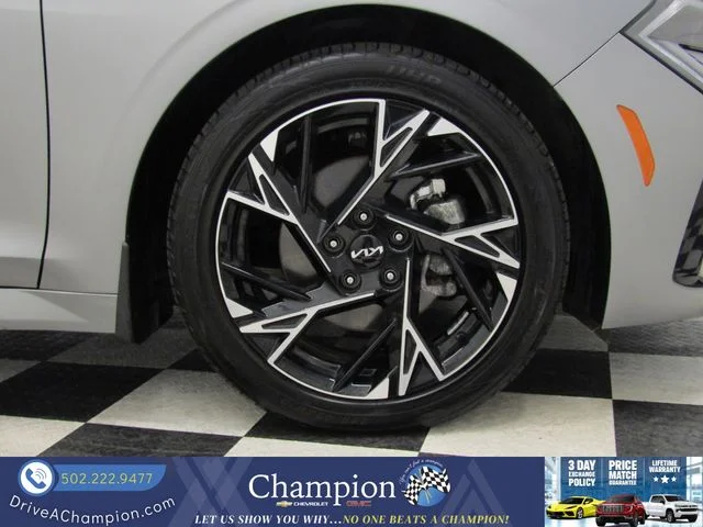 Used 2025 Gray Kia GT-Line image 3