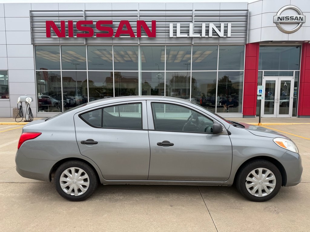 2014 Nissan Versa 1.6 S MT's photo