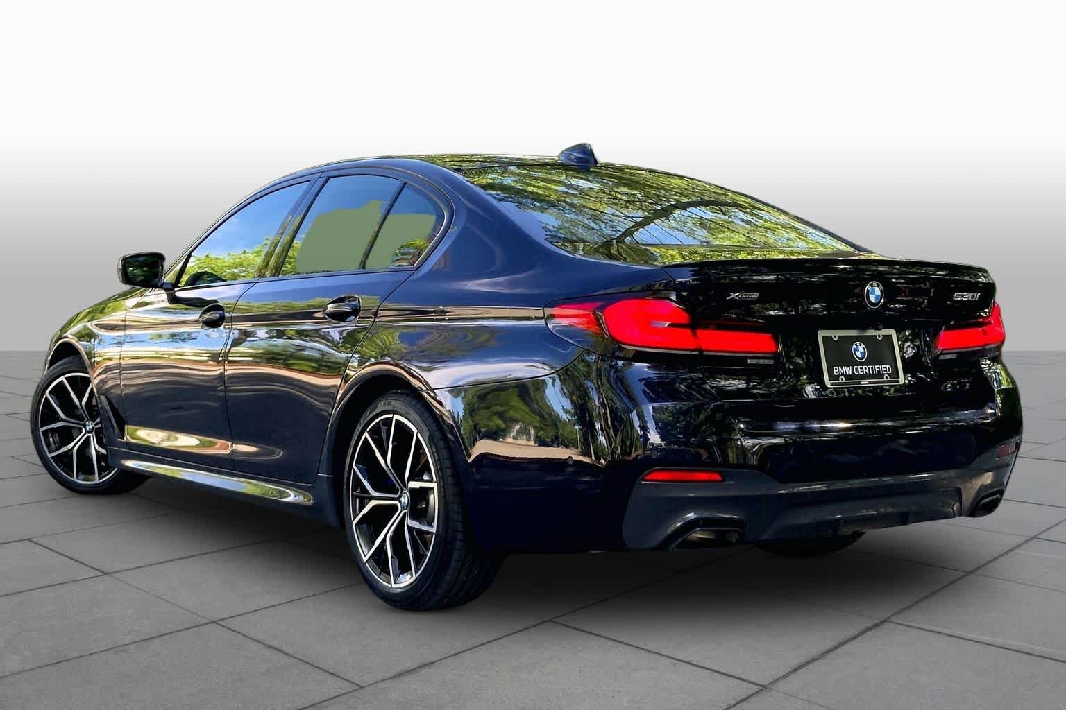 Used 2023 Carbon Black Metallic BMW 530i xDrive image 11
