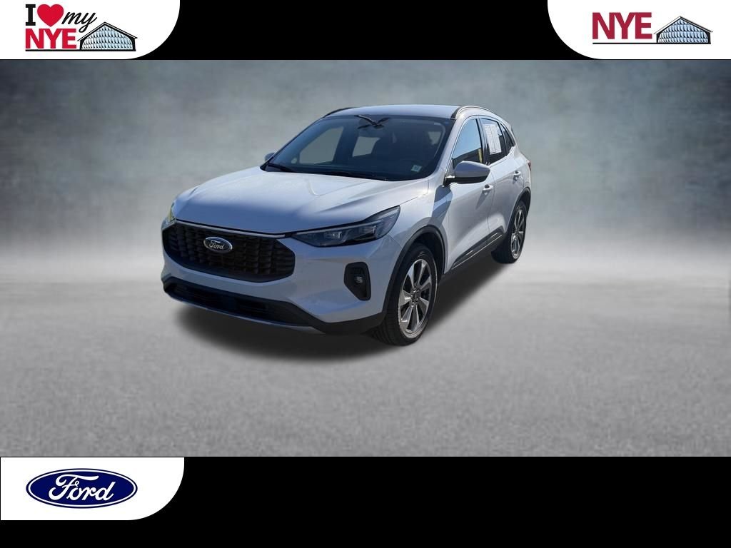 Certified Used 2025 Silver Metallic Ford Platinum image 1