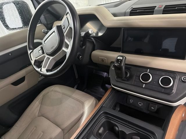 Used 2020 Fuji White Land Rover HSE image 25
