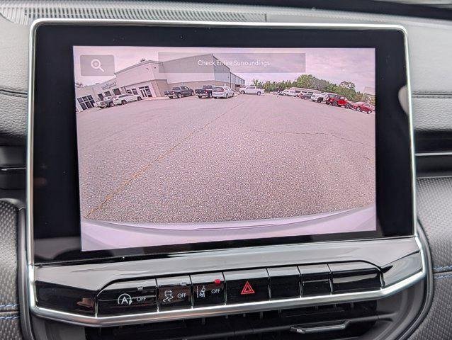 New 2026 Silver Zynith Metallic Clear-Coat Exterior Paint Jeep Latitude image 17