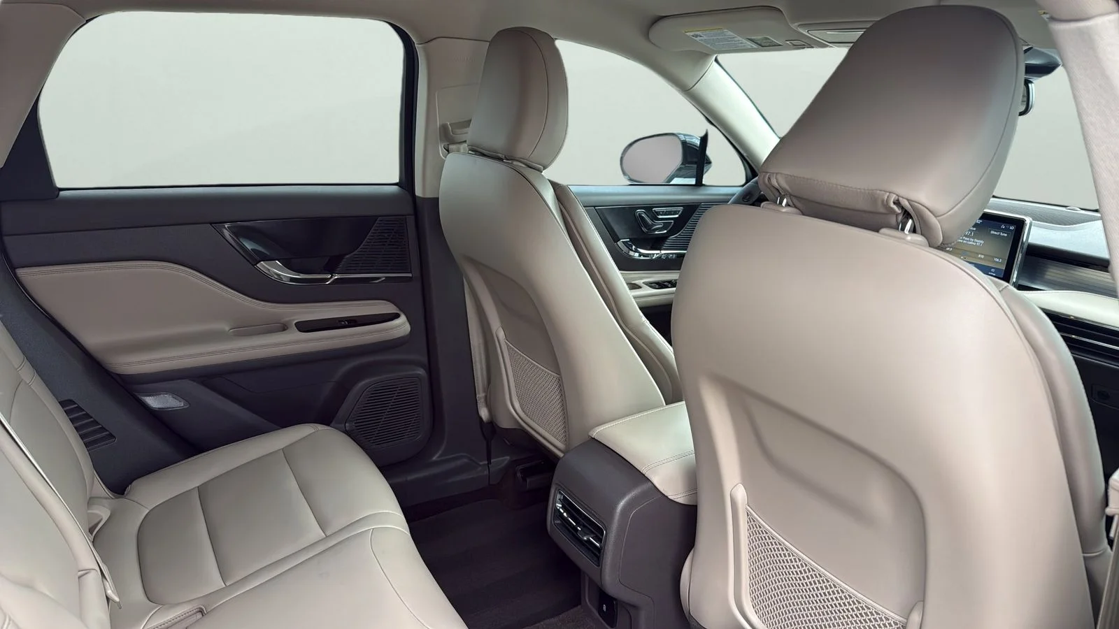 Used 2022 White Lincoln Standard image 28