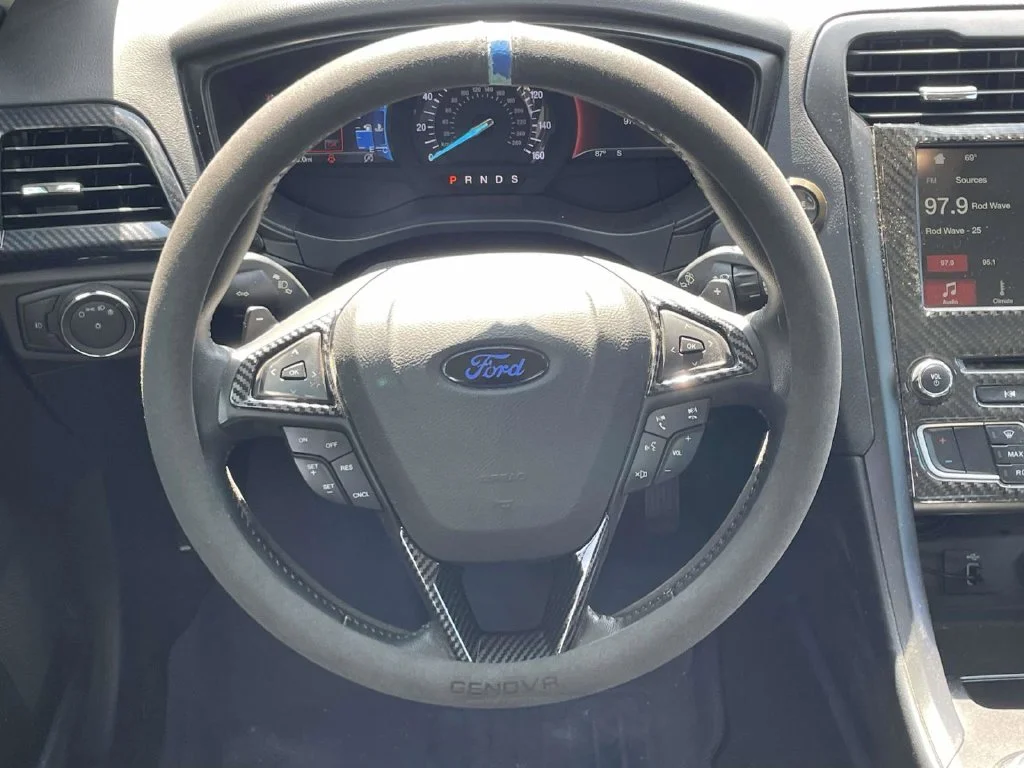 Used 2018 Black Ford SE image 17