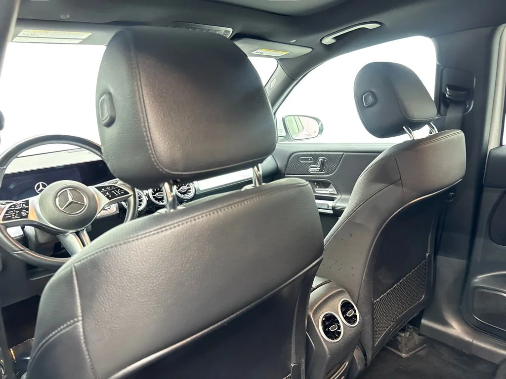 Used 2025 White Mercedes-Benz GLB 250 image 33