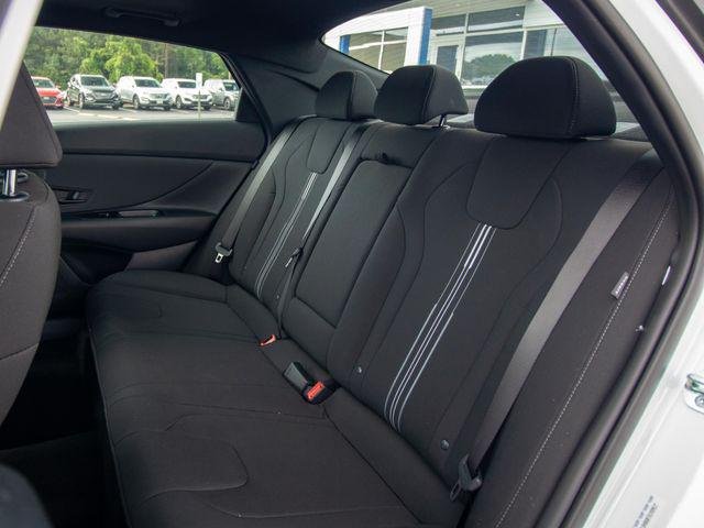 New 2026 White Hyundai SEL Sport Premium image 9