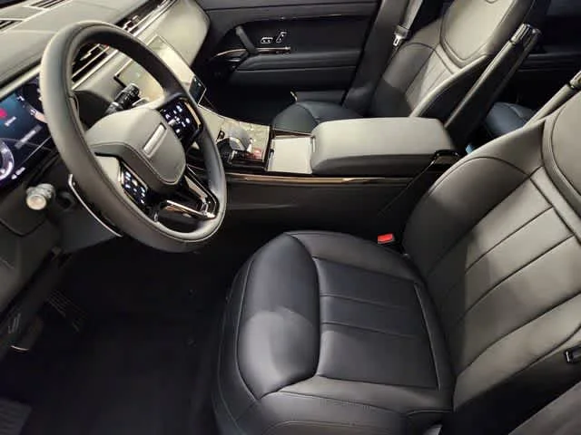 New 2026 Santorini Black Metallic Land Rover Dynamic SE - P400 image 21