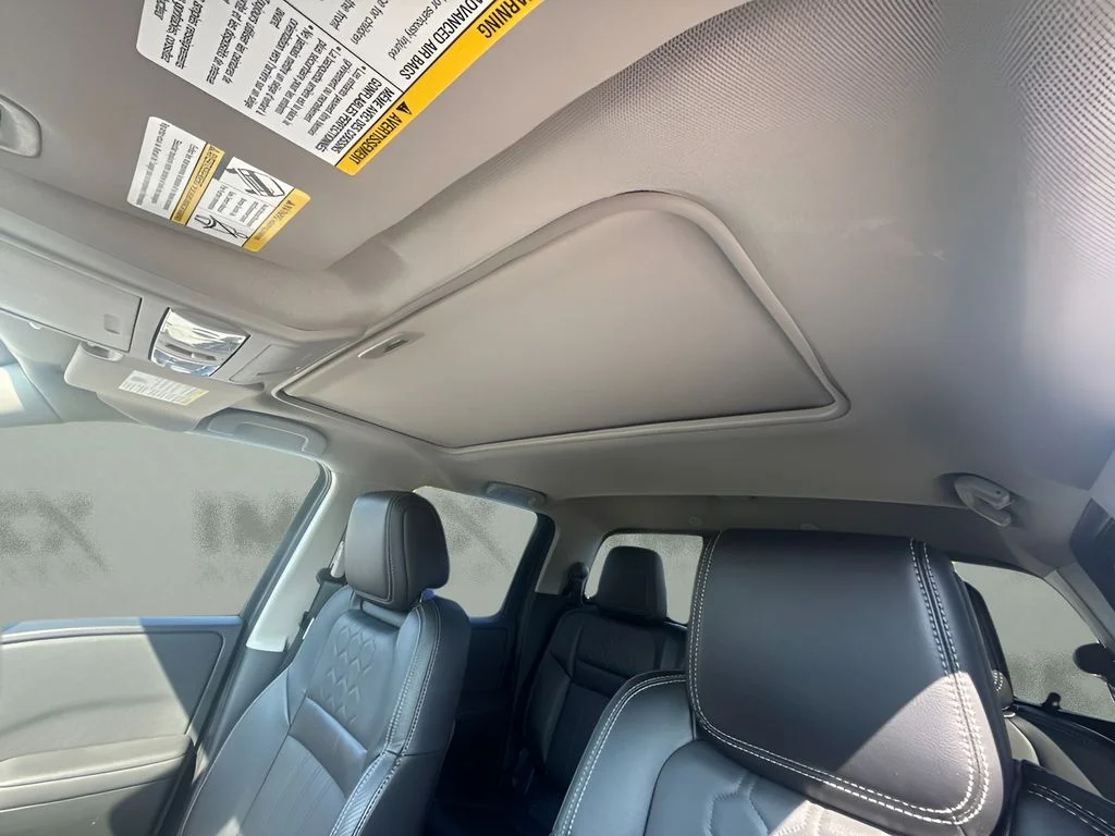 Used 2024 Blue Nissan SL image 10