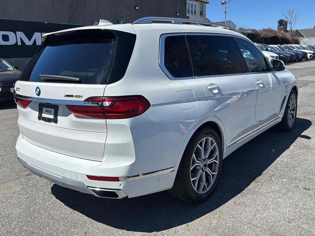 Used 2022 White BMW xDrive40i image 4