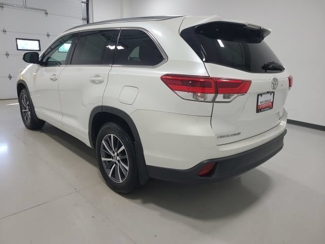 Certified Used 2018 Blizzard Pearl Toyota XLE image 5