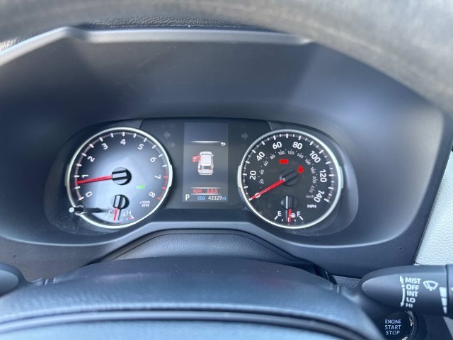 Used 2021 Silver Sky Metallic Toyota XLE image 28