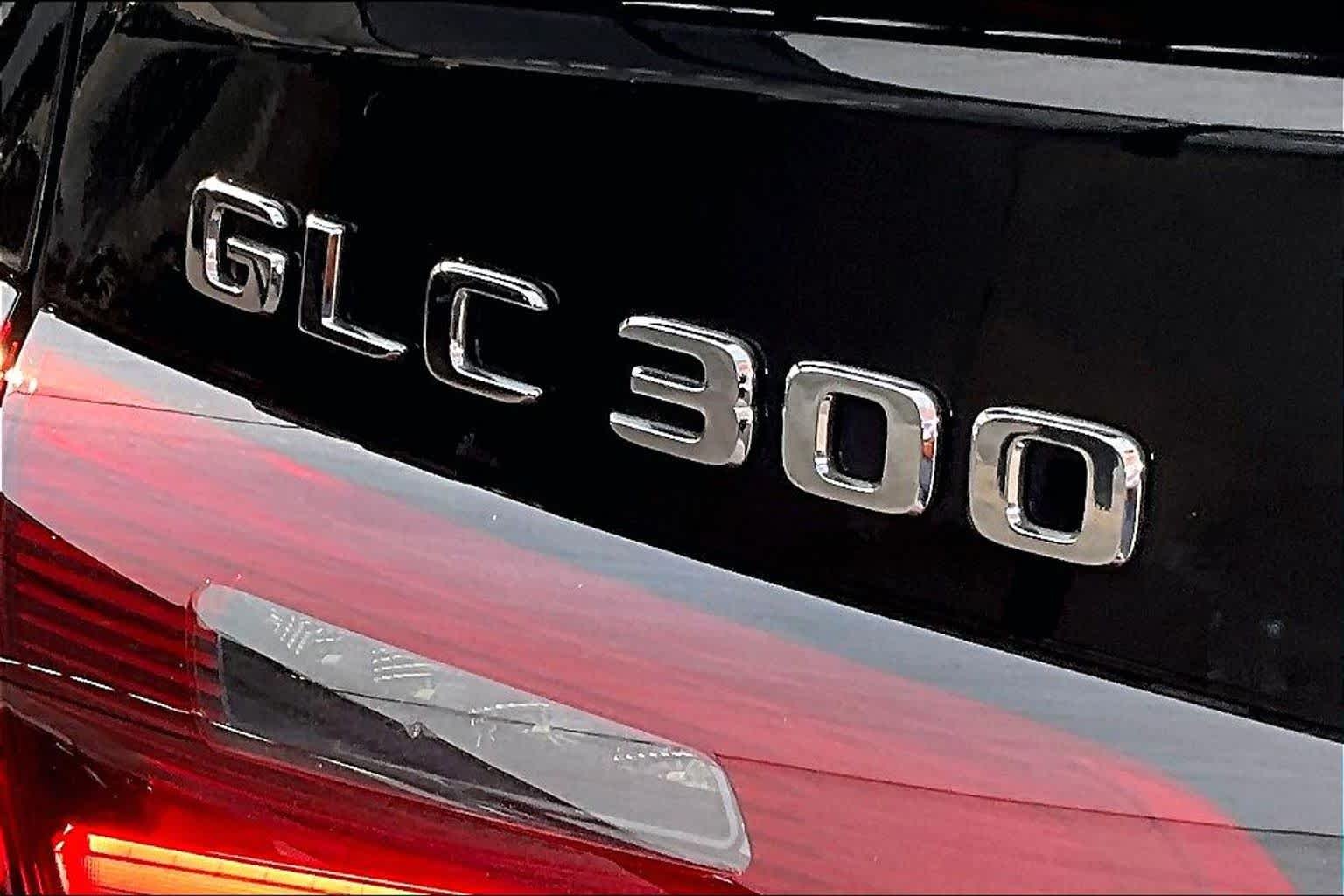 Used 2025 Black Mercedes-Benz GLC 300 image 10