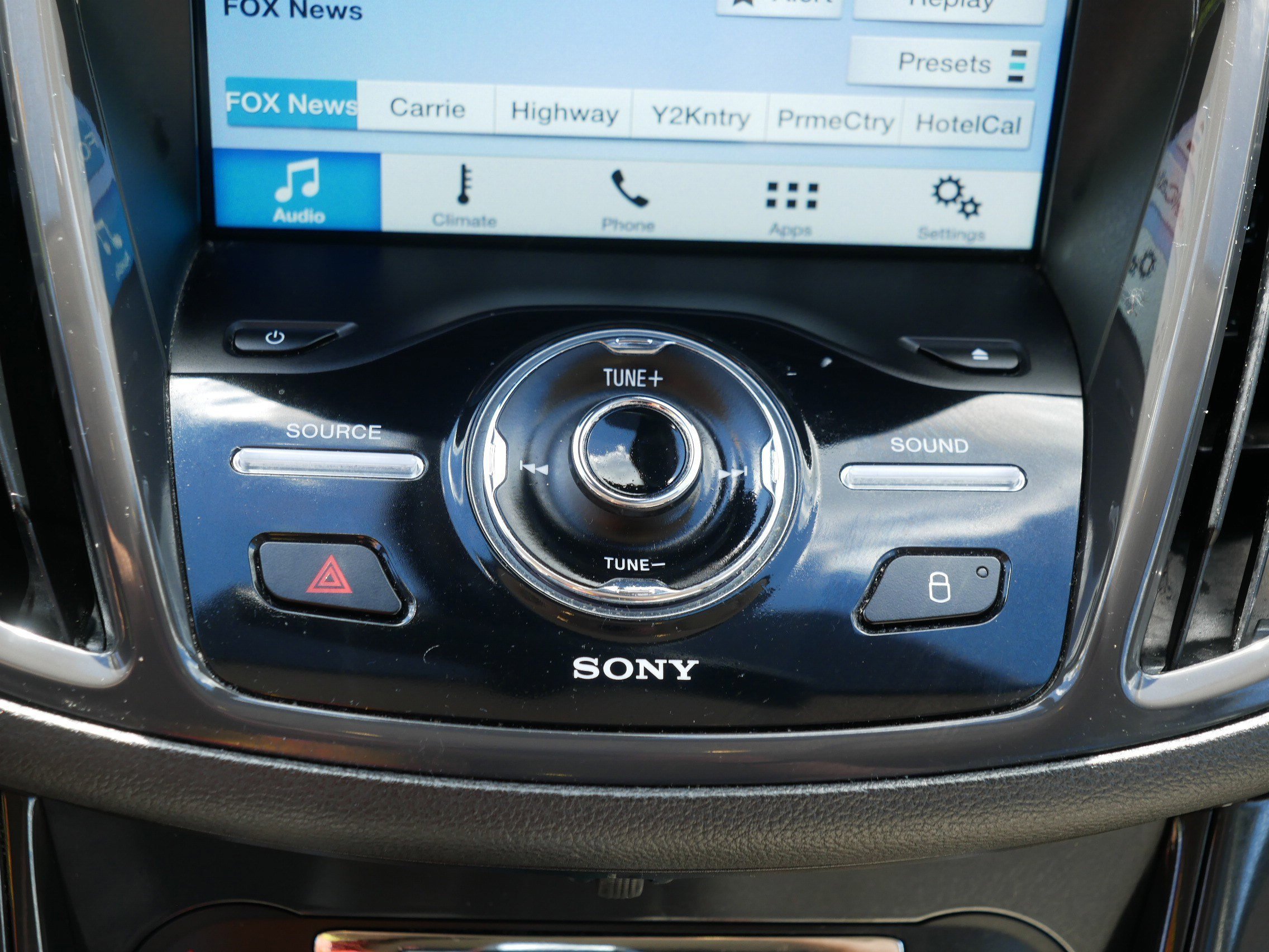 Used 2016 INGOT SILVER Ford Titanium image 33