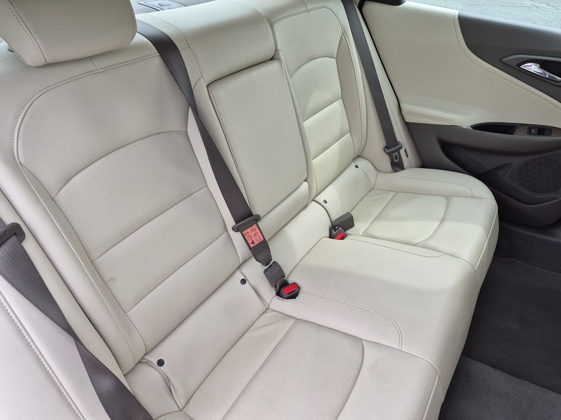 Used 2024 Summit White Chevrolet LT image 32