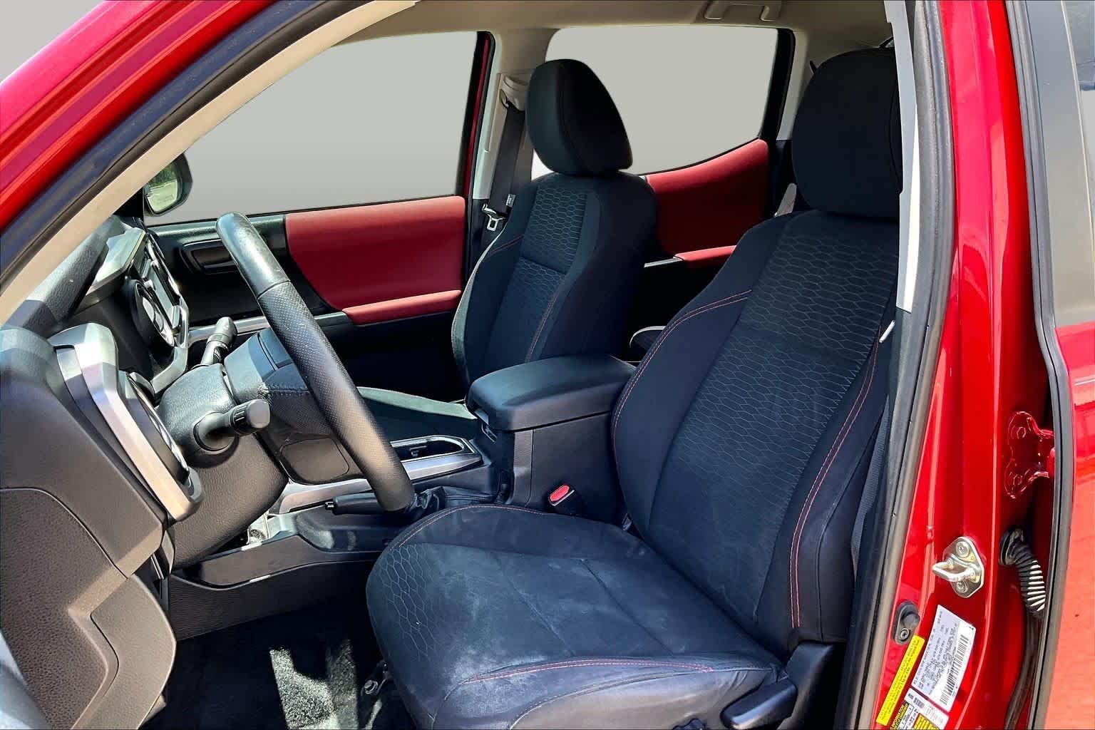 Used 2016 Barcelona Red Metallic Toyota SR5 image 8
