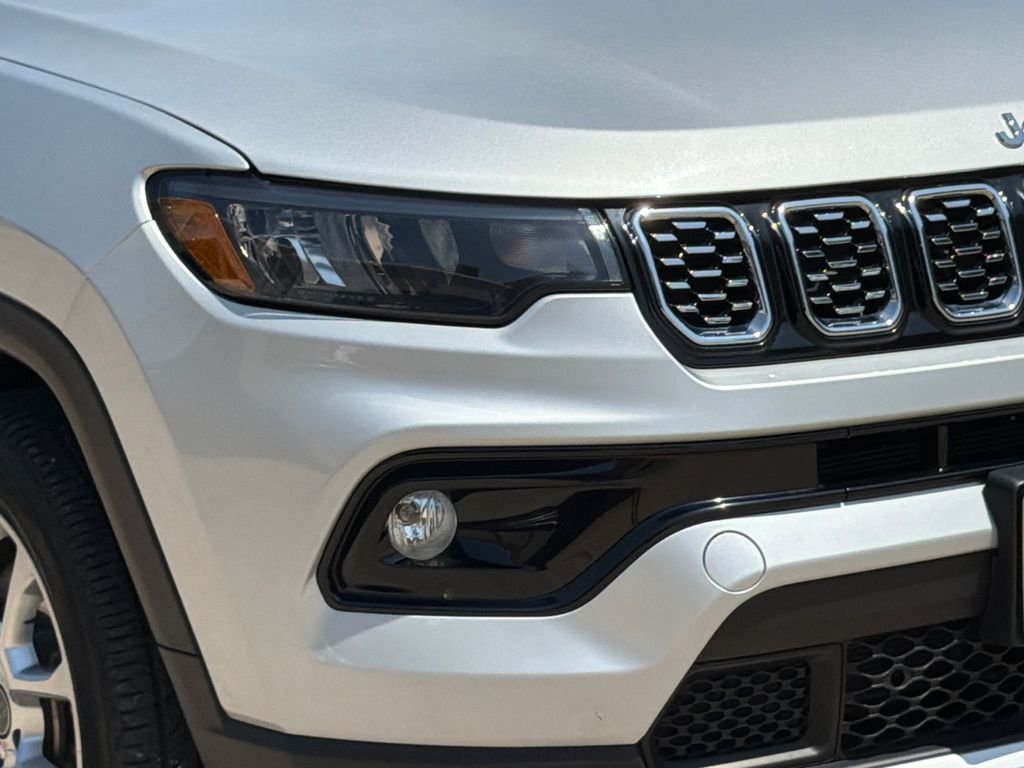 Used 2025 Silver Jeep Limited image 4