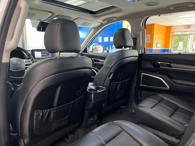 Used 2020 White Kia EX image 18