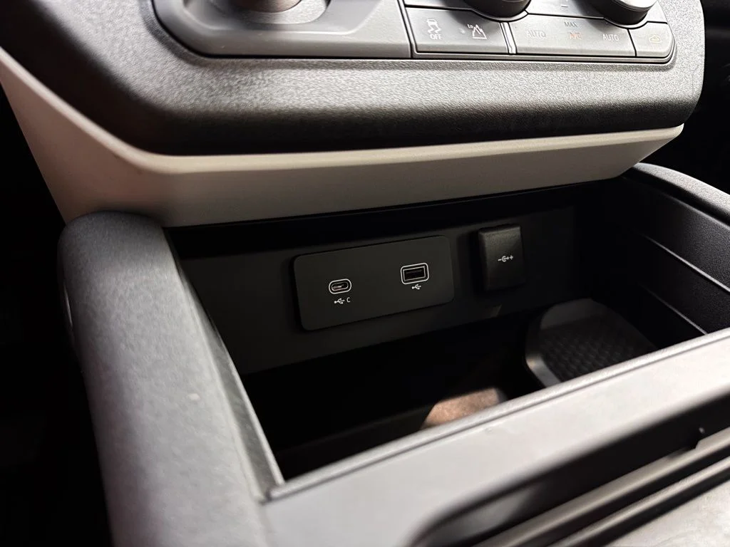 2023 Land Rover Defender X-Dynamic SE - Photo 11
