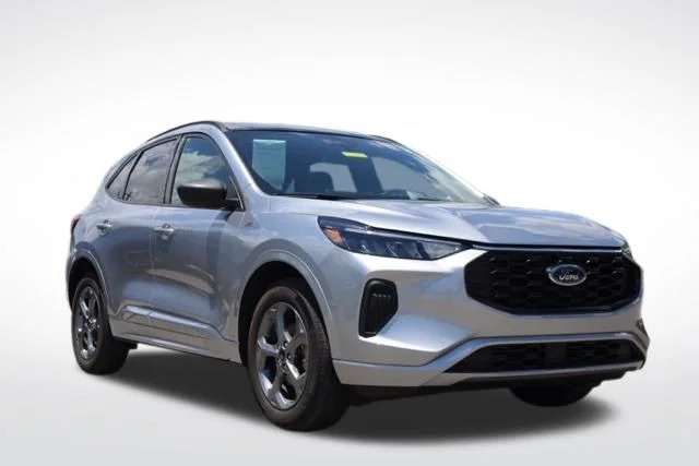Used 2023 Silver Ford ST-Line image 1