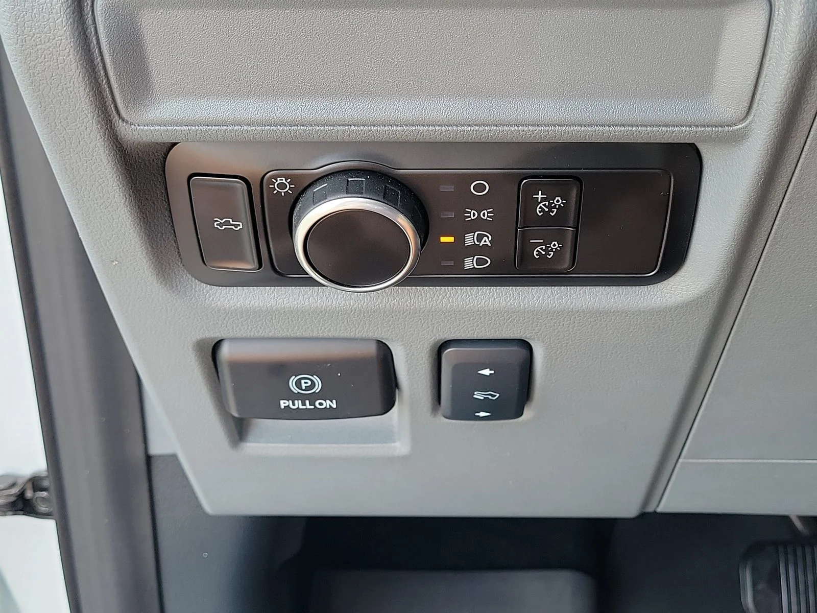 Certified Used 2025 White Ford XLT image 30