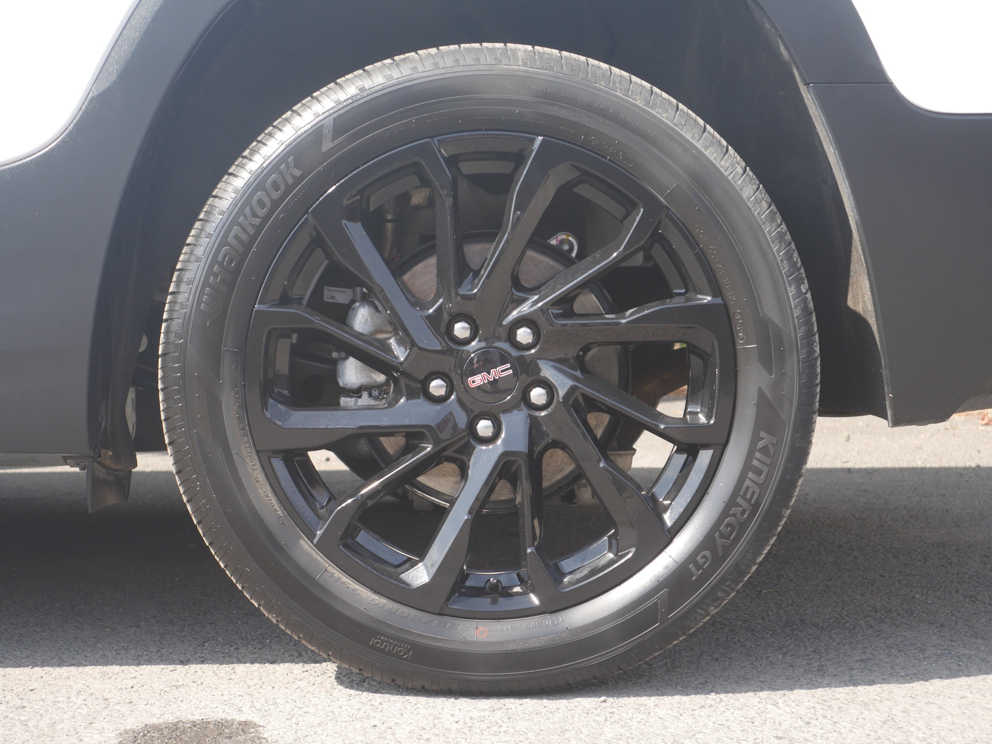 Used 2024 Summit White GMC SLE image 19