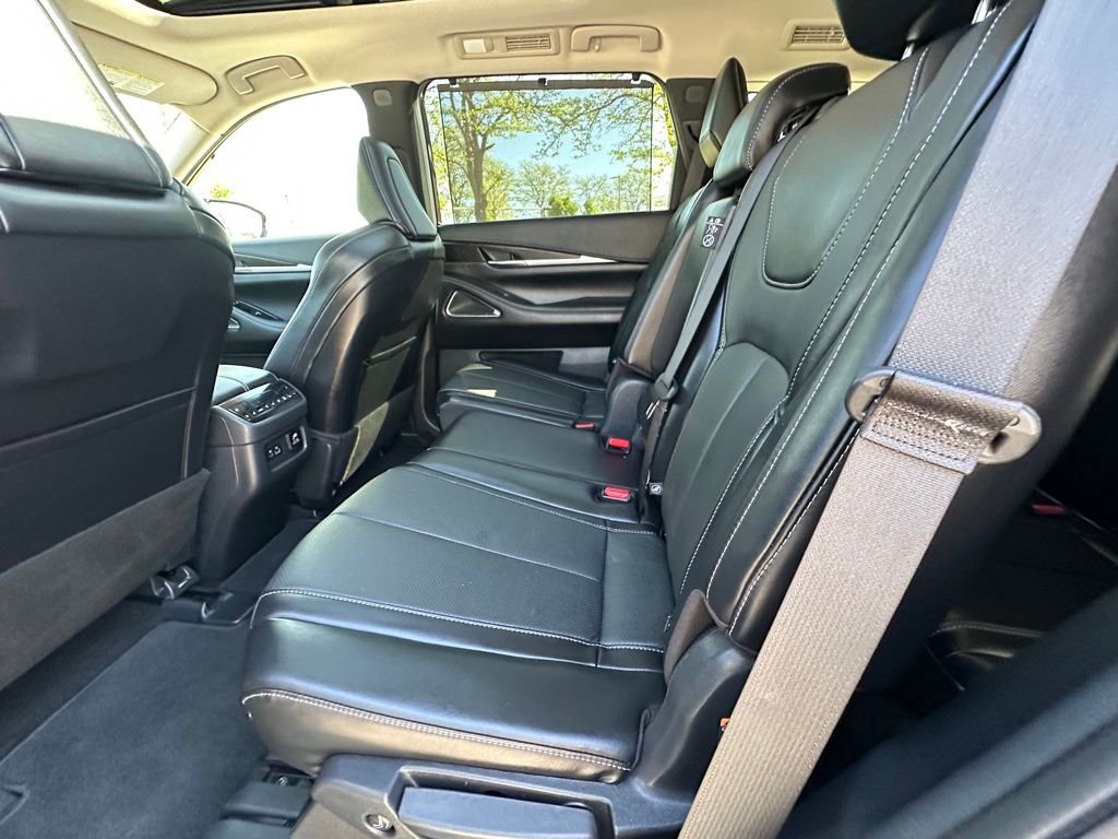 Used 2023 Black INFINITI Sensory image 15