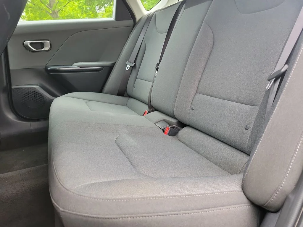 2025 Kia K4 LXS - Photo 15