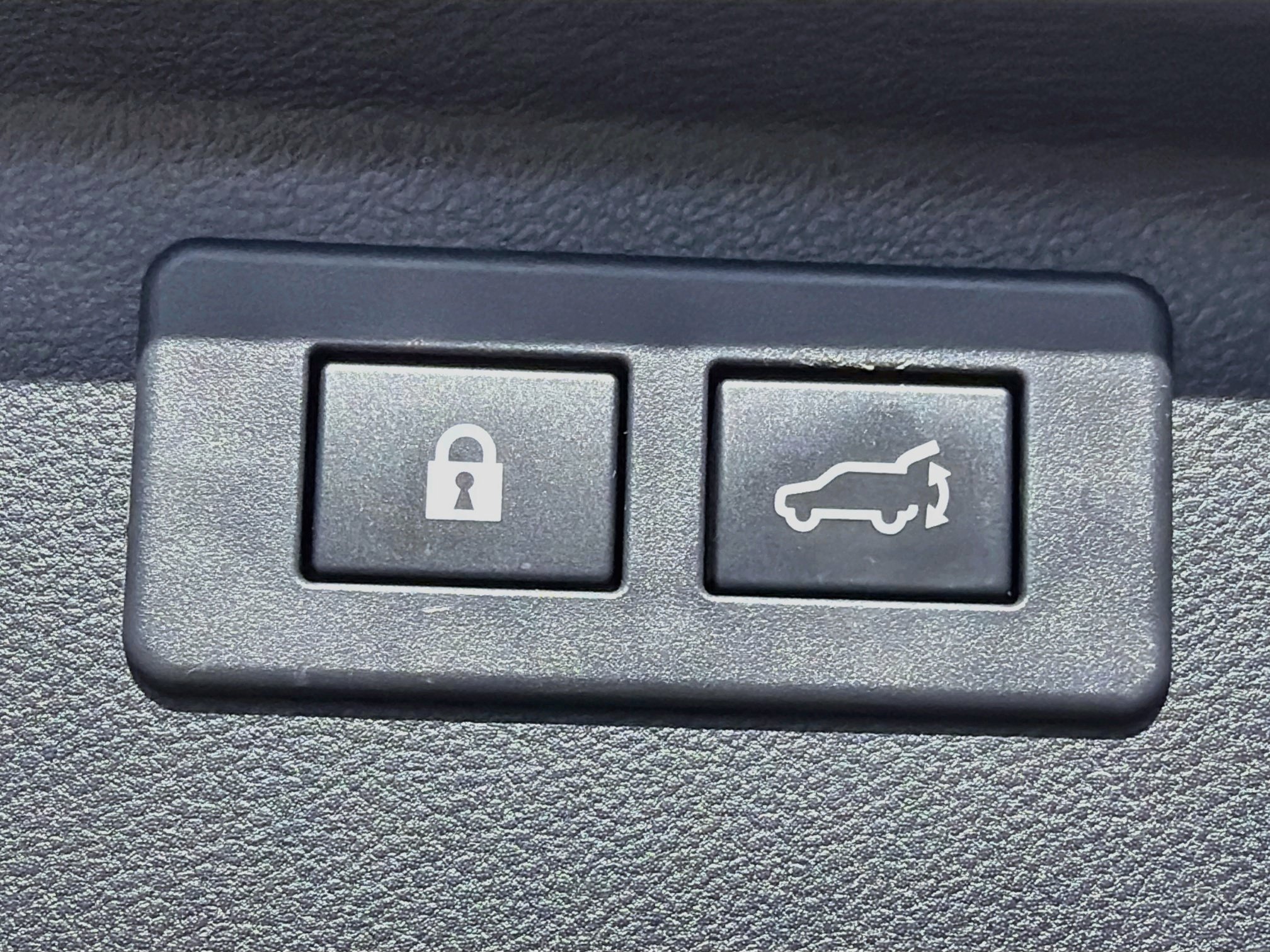 Used 2022 Ice Silver Metallic Subaru Wilderness image 14