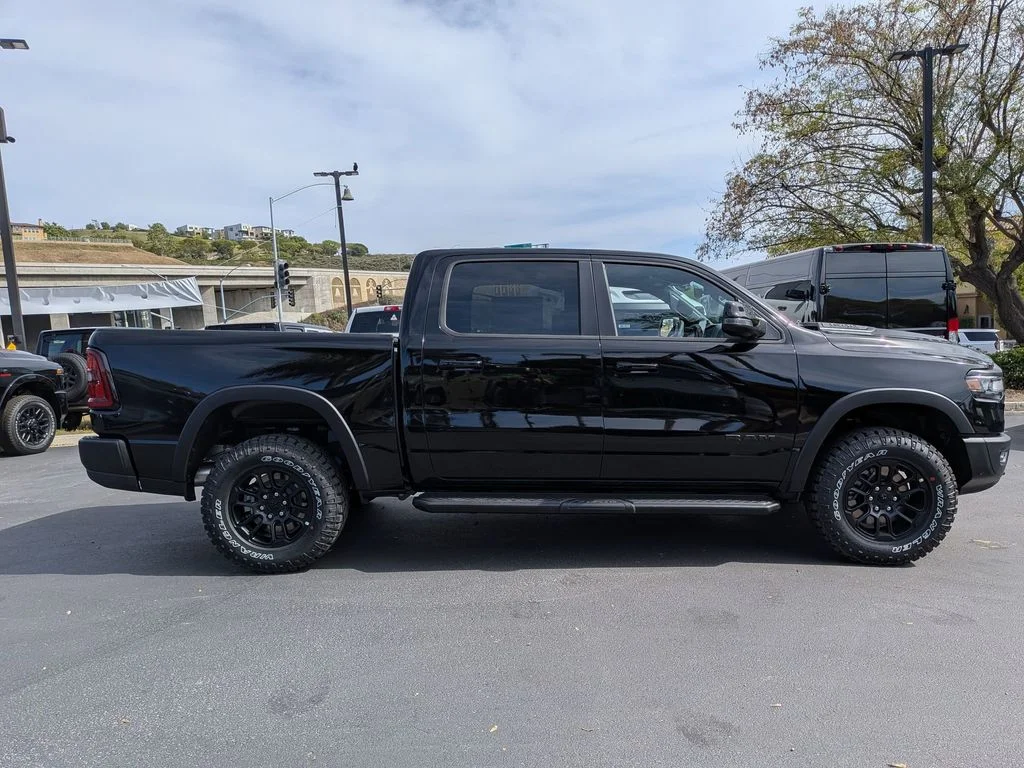 New 2026 Diamond Black Crystal Pearl-Coat Exterior Paint RAM Rebel image 4