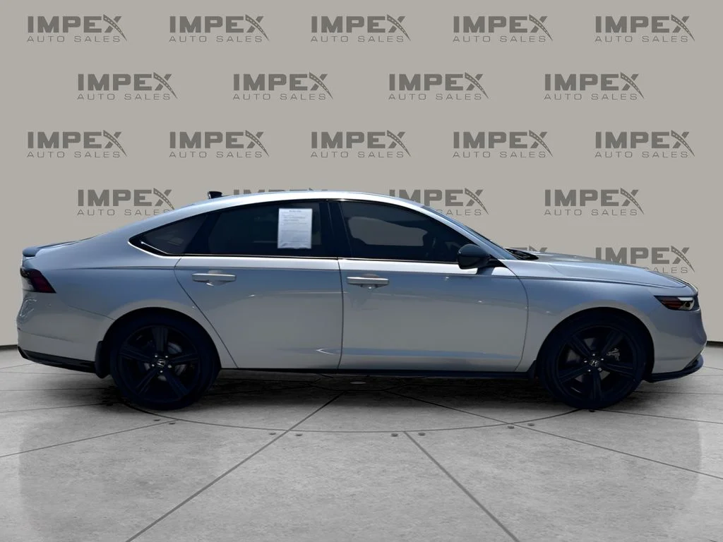 Used 2025 Silver Honda Sport-L image 6