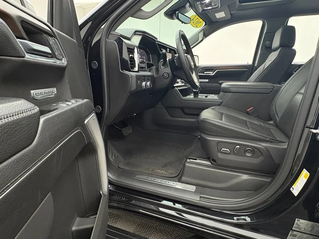 Used 2024 Onyx Black GMC Denali image 18