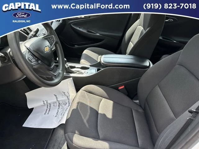 Used 2023 White Chevrolet LT image 19
