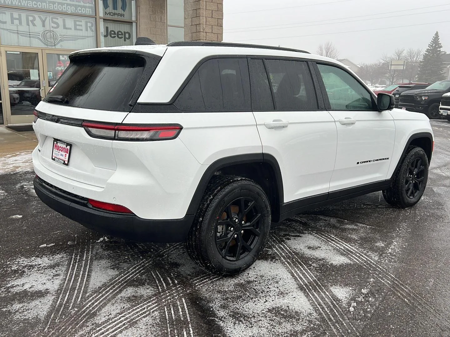 New 2025 Bright White Clearcoat Jeep Altitude X image 7