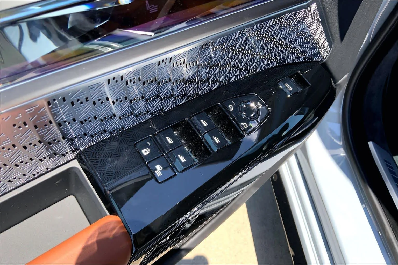 New 2026 Brooklyn Grey Metallic BMW 750e xDrive image 18